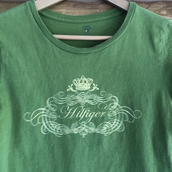 TOMMY Hilfiger scoop neck cap sleeve graphic tee size medium - Picture 3 of 7